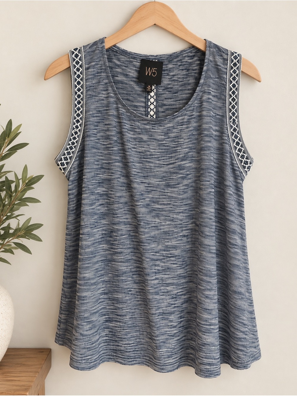 W5 Women's Heather Gray Sleeveless Knit Tank with Patterned Trim